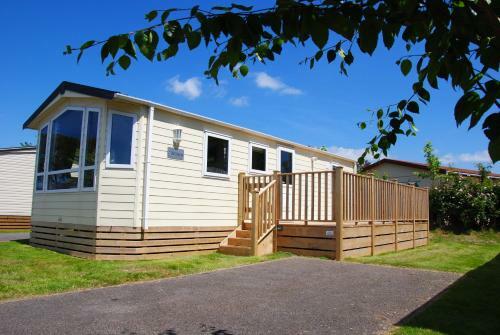 Lodge Blue Water Breaks - Dawlish Warren