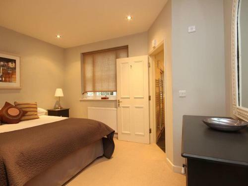 32 Newcomen Road (flat 1)