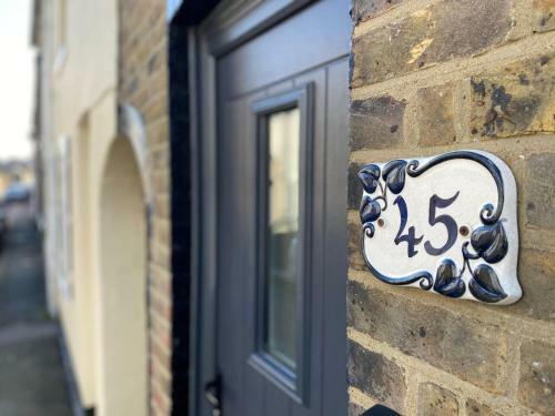 Pebble Cottage - A Few Mins To The Beach