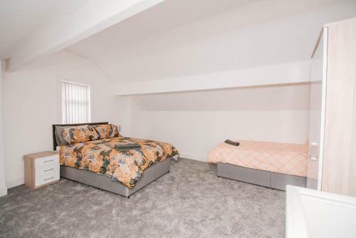 Florence Avenue, Apartment 2