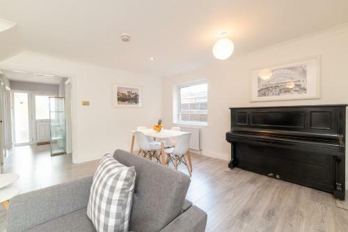 City Visits - Ettington Close, Nec, Bhx, Blythe Valley Solihull