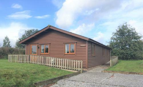 Poplars 1 - One Bed Apartment On Private Estate