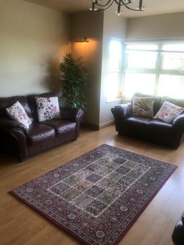 Tranquil Countryside Bungalow With Private Garden!