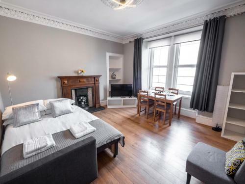 Apartamento New Superhost Listing: Bright Flat Nr. University