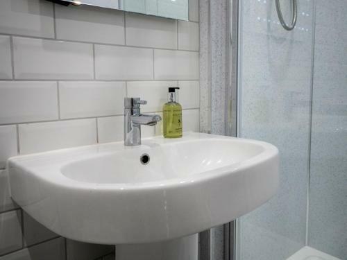 Apartamento New Superhost Listing: Bright Flat Nr. University