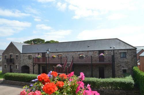 Plawsworth Hall Serviced Cottages And Apartments