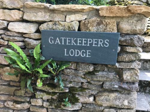 Gatekeepers Lodge, Dyrham Park - Private & Self Contained, Deluxe Accommodation, 15 Mins From Bath