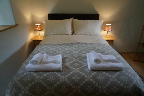 Gatekeepers Lodge, Dyrham Park - Private & Self Contained, Deluxe Accommodation, 15 Mins From Bath