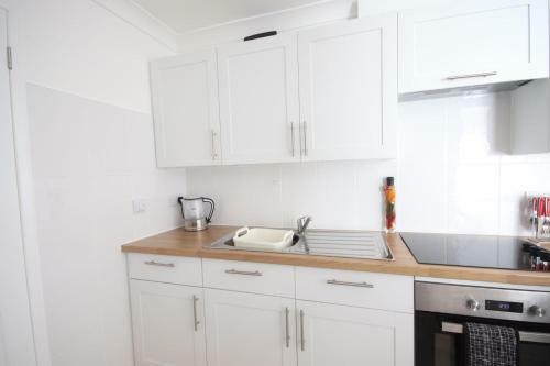 29c Medmerry Park 2 Bedroom Chalet - No Manual Workers Allowed