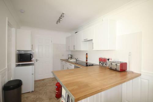 29c Medmerry Park 2 Bedroom Chalet - No Manual Workers Allowed