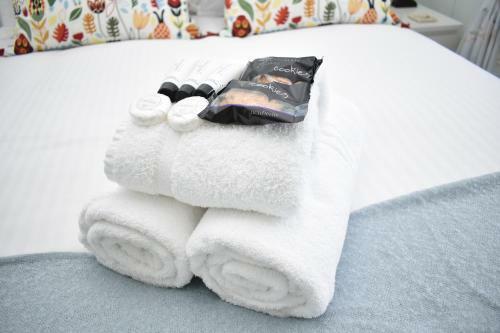 Bernard St - Bright And Spacious 1 Bed Apartment At The Shore!