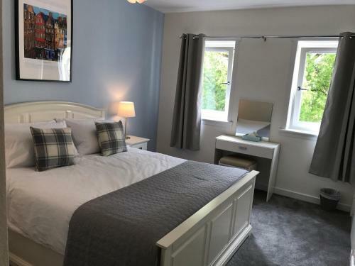 Chessels Court Apartment