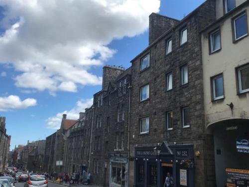 Crags View Apartment On The Royal Mile