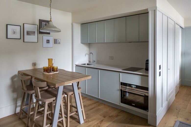Cheval Abbey Strand Apartments, At Holyrood