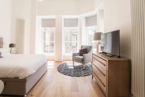 Beautiful Minimalistic Studio Apartment In Central