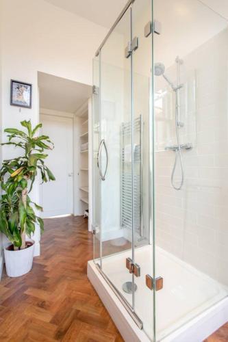 Apartamento Altido Spacious Castle Terrace 3 Bedroom Apt (Sleeps 8)