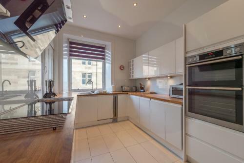Bruntsfield Place - Beautiful 2 Bed Apartment With Spectacular Views!