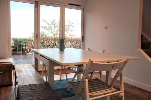 Beautiful Home With Castle Views And Garden And Parking