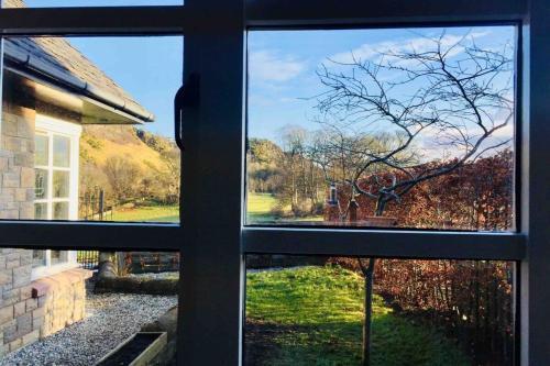 Beautiful Home With Castle Views And Garden And Parking