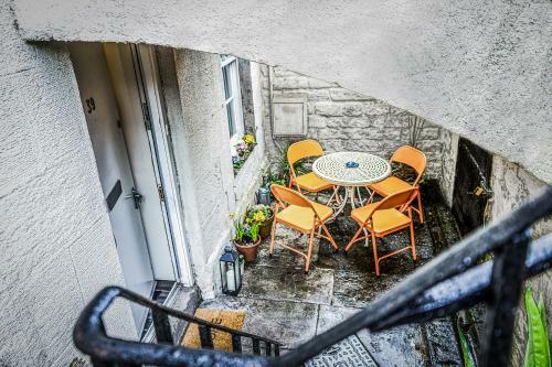 Silver Lining - Quiet St Patrick City Apartment