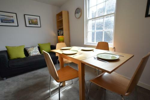 Apartamento The Bolthole - Fantastic Old Town Location!