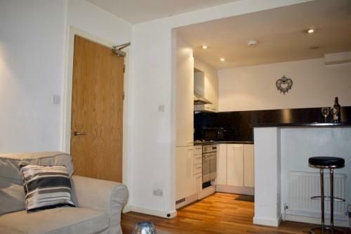 Bright Apartment On The Grassmarket Sleeps 2