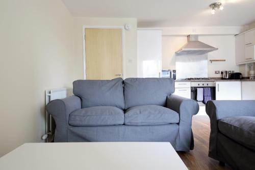 Hawkhill 9 - Contemporary Edinburgh Apartment And Secure Parking
