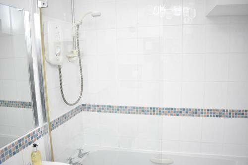 Chapel Lane - Charming Modern One Bed Apartment At The Shore!