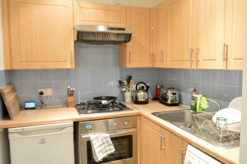 Beautifully Bright 2 Bedroom Apartment