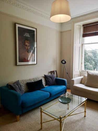 Beautifully Bright 2 Bedroom Apartment