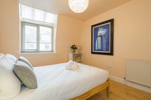 2 Bedroom Central Apartment With Stunning Castle View
