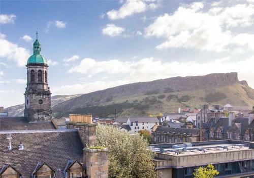 Altido Edinburgh Spacious Apartment - Royal Mile