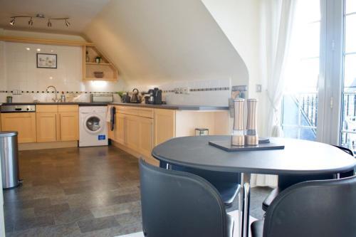 Luxury Penthouse Apartment Edinburgh Sleeps 4