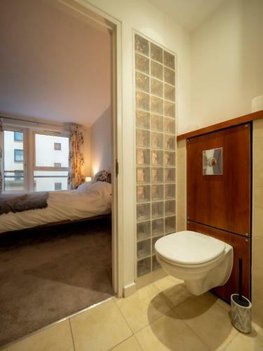 Altido Elegant 2bedroom Apartment With Balcony And Parking