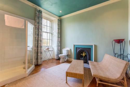 Edrom Chateau Sleeps 26 Wifi