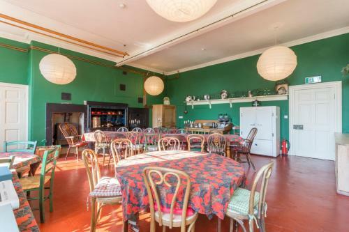 Edrom Chateau Sleeps 26 Wifi