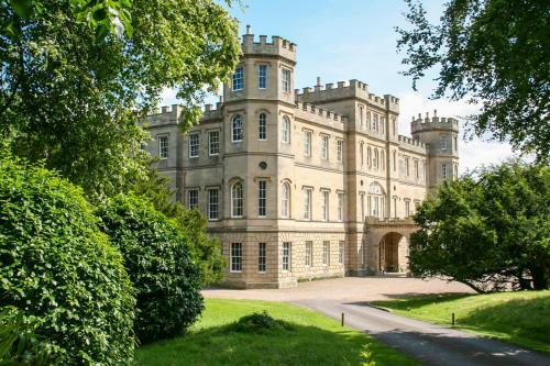 Edrom Chateau Sleeps 26 Wifi