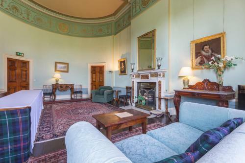 Edrom Chateau Sleeps 26 Wifi