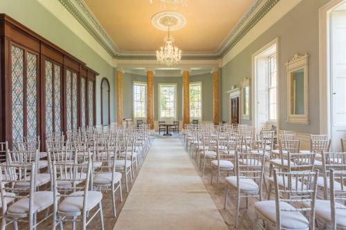 Edrom Chateau Sleeps 26 Wifi