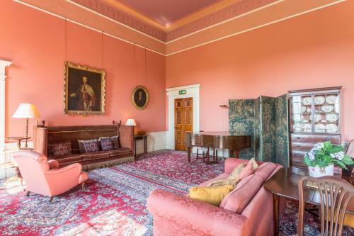 Edrom Chateau Sleeps 26 Wifi