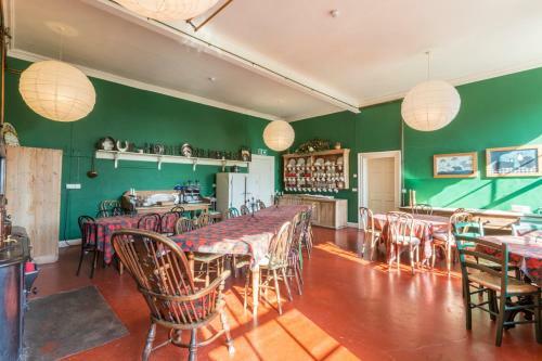 Edrom Chateau Sleeps 26 Wifi