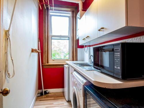 Beautiful Georgian Style Morningside Apartment
