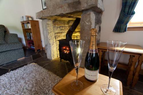 Tigh Phadraig At Marys Thatched Cottages