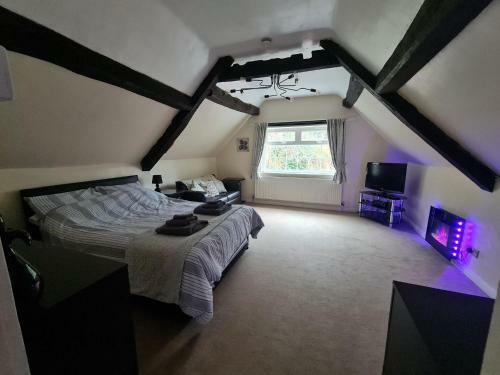 Apartamento 17th-century One Bed Studio With Parking & Garden!