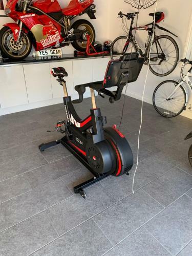 High Specification Coach House, Ebford.