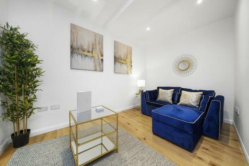 Villa Eton House - Luxury Accommodation, Free Parking, Central Location
