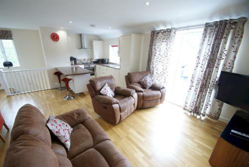 Apartamento Spacious Modern Home In Picturesque Village