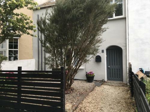 Four Bedroom Town House With Terrace