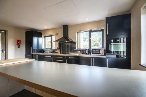 Rock Cottage - 3 Bedroom Holiday Home - Fishguard