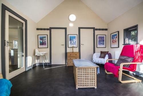 Rock Cottage - 3 Bedroom Holiday Home - Fishguard